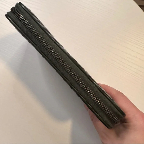 Bottega Veneta Intrecciato Green Leather Zip Wallet - Picture 3 of 8